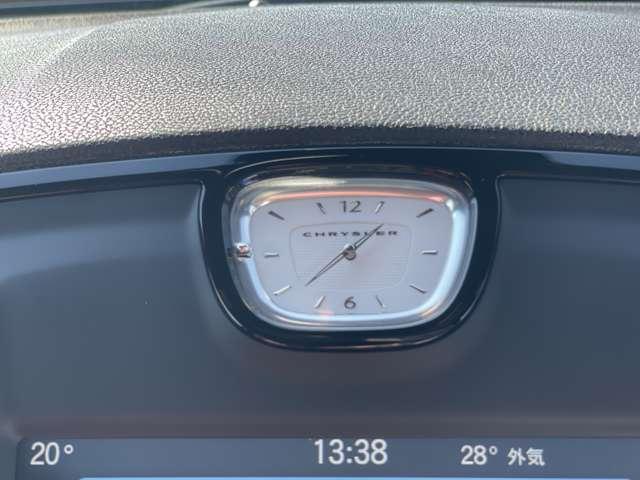 クライスラー・300 300S ダブルサンルーフ/アルパイン/ナビ/Pシート/クルコン/赤革/パドルシフト/ZF8速AT/アイバッハプロキット新品取付(64枚目)