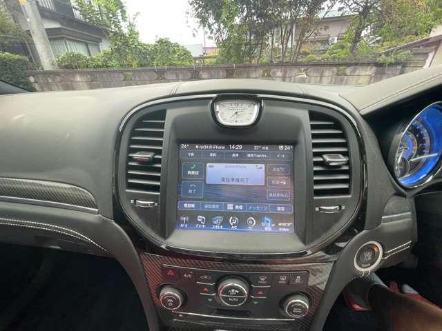 クライスラー・300 SRT8 ガラスSR/赤革/前所有者女性(25枚目)