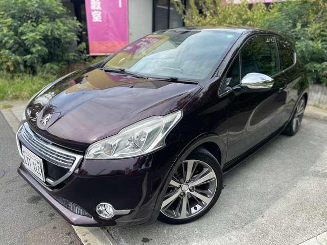 208 XY 専用ボディカラーパープルナイト/パノラミックガラスルーフ/専用17inchアルミ/ターボ/6速マニュアル(2枚目)