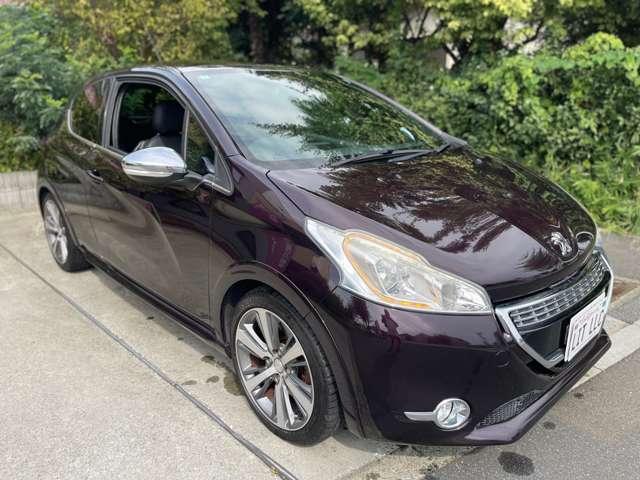 208 XY 専用ボディカラーパープルナイト/パノラミックガラスルーフ/専用17inchアルミ/ターボ/6速マニュアル(8枚目)