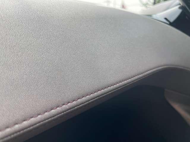 208 XY 専用ボディカラーパープルナイト/パノラミックガラスルーフ/専用17inchアルミ/ターボ/6速マニュアル(22枚目)