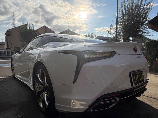 ＬＣ ＬＣ５００　Ｌパッケージ　ＴＲＤエアロ／白革＋Ｄブルー×オレンジアクセント内装／ガラスルーフ／ＯＰ２１アルミ／マークレビンソン／Ｅｘｃｅｌｌｅｎｔ　Ｃｌｅａｎ♪（11枚目）