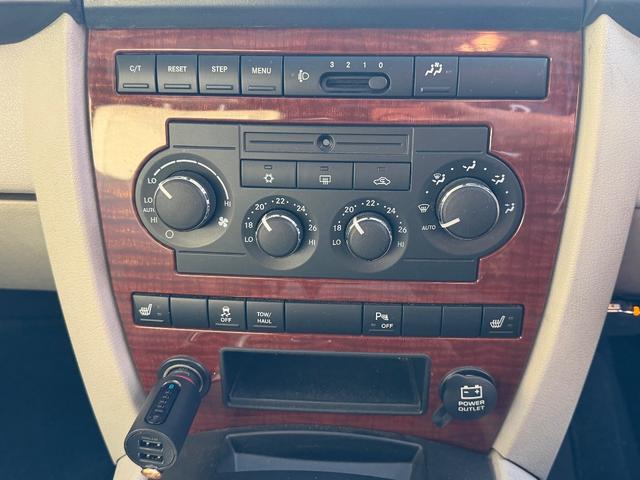 ジープ・コマンダー リミテッド4.7 サンルーフ/革/ナビ/Bカメ/ETC/フローマスター40(ノーマル有)/ルビコンホイール&タイヤ(ノーマル有)(41枚目)