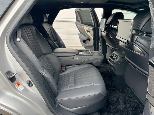 LS LS500h エグゼクティブ 後期 銀影ラスター プラチナ箔インテリア SR マクレビ 黒革 リヤエンター ナビ TV 全周カメ カープレイ LSS+ ACC ヒーター&ベンチレーター Dインナーミラー 三眼LEDライト 20AW(8枚目)