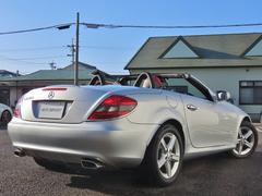 ご覧頂き誠に有難うございます】　　２００９ｙ　ＭｅｒｃｅｄｅｓーＢｅｎｚ　ＳＬＫ２００コンプレッサー　純正イリジウムシルバー　／　ブラックレザーシート　正規Ｄ車　右Ｈ 2