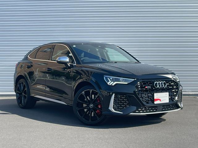RS Q3 スポーツバック ベースグレード 認定中古車/RSスポーツエギゾースト/RSダンピングコントロールサスペンション/RSデザインパッケージ赤/キャリパーレッド/SONOSサウンドシステム/オプション21AW/マトリクスLED(5枚目)