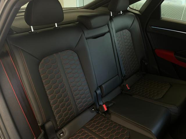RS Q3 スポーツバック ベースグレード 認定中古車/RSスポーツエギゾースト/RSダンピングコントロールサスペンション/RSデザインパッケージ赤/キャリパーレッド/SONOSサウンドシステム/オプション21AW/マトリクスLED(20枚目)