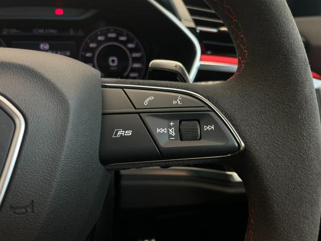 RS Q3 スポーツバック ベースグレード 認定中古車/RSスポーツエギゾースト/RSダンピングコントロールサスペンション/RSデザインパッケージ赤/キャリパーレッド/SONOSサウンドシステム/オプション21AW/マトリクスLED(48枚目)