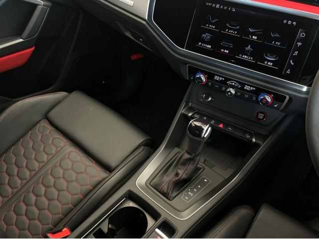 RS Q3 スポーツバック ベースグレード 認定中古車/RSスポーツエギゾースト/RSダンピングコントロールサスペンション/RSデザインパッケージ赤/キャリパーレッド/SONOSサウンドシステム/オプション21AW/マトリクスLED(62枚目)