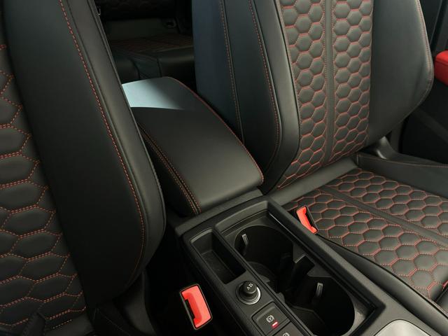 RS Q3 スポーツバック ベースグレード 認定中古車/RSスポーツエギゾースト/RSダンピングコントロールサスペンション/RSデザインパッケージ赤/キャリパーレッド/SONOSサウンドシステム/オプション21AW/マトリクスLED(63枚目)