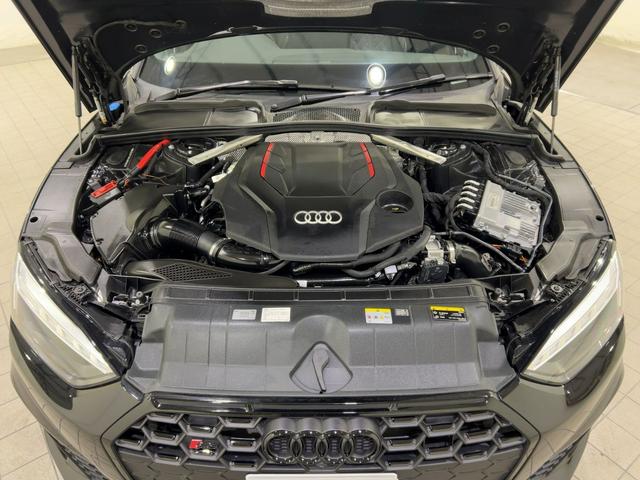 ご納車の前には弊社グループの認証工場にて専門スタッフによる点検・整備を実施いたします。各種テスターもございます。