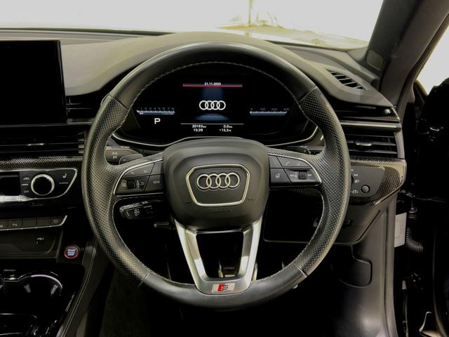 Ａｕｄｉは創業者であるホルヒの「いかなる時代においても第一級の素材を用い、操縦安定性に優れ、さらに進歩的なクルマの製造を目指す」という考え方に則り、こだわり抜かれたインテリアを目指しています。