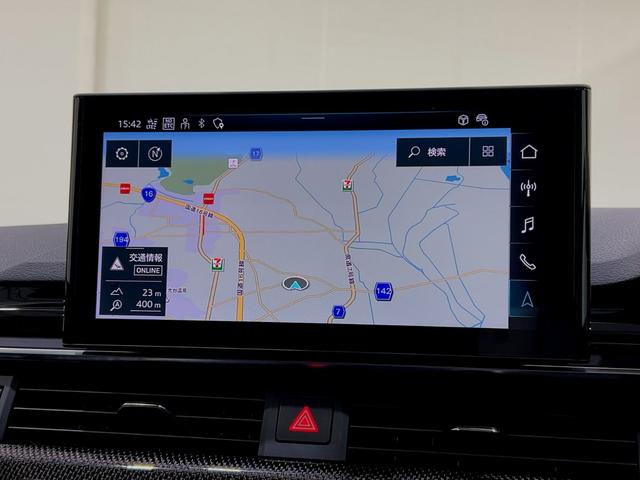 スイッチひとつひとつの隙間を１ミリ以下に抑え、まるで彫刻のような存在感と徹底的な微調整により柔らかな押し心地を実現する「ゼロタッチ」など世界でも高い支持を得るアウディのインテリアをぜひご堪能ください