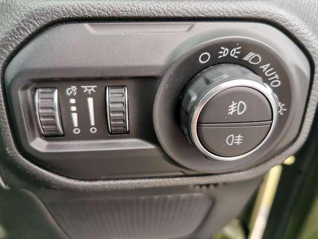 ジープ・ラングラーアンリミテッド サハラ・サージグリーン　認定中古車　４ＷＤ　限定２００台　　ドラレコ付　ＡｐｐｌｅＣａｒＰｌａｙ　　黒革　レザーシート　スマートキー　アダプティブクルーズコントロール　ＬＥＤヘッドライト　衝突被害軽減ブレーキ　シートヒーター（34枚目）