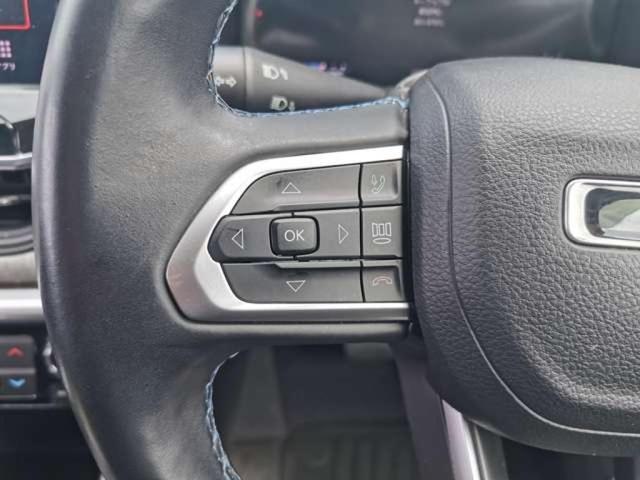 ジープ・コンパス ロンジチュード　認定中古車　社外エアロ・タイヤホイール　バックソナー　パワーウィンドウ　パワーステアリング　車線逸脱　Ｉ－ＳＴＯＰ　オートハイビーム　衝突軽減　ＡＵＸ　エアバッグ　ＥＴＣ　ルーフレール　エアコン（41枚目）
