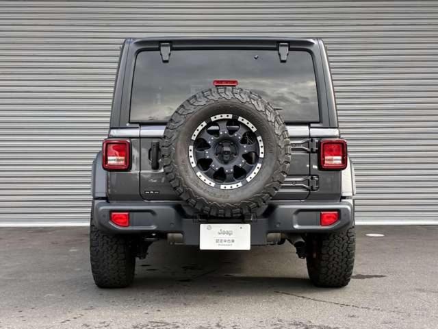 ジープ・ラングラーアンリミテッド スポーツ　４ＷＤ　ドライブレコーダー付　ＥＴＣ　純正サイドステップ　サイドカメラ　バックカメラ　フロントカメラ　衝突被害軽減システム　パーキングセンサー　Ａライト　オートクルーズコントロール　オートエアコン（4枚目）