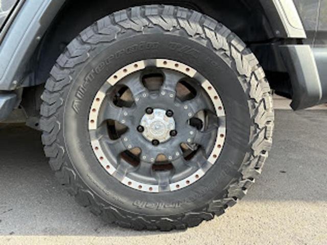 ジープ・ラングラーアンリミテッド スポーツ　４ＷＤ　ドライブレコーダー付　ＥＴＣ　純正サイドステップ　サイドカメラ　バックカメラ　フロントカメラ　衝突被害軽減システム　パーキングセンサー　Ａライト　オートクルーズコントロール　オートエアコン（5枚目）