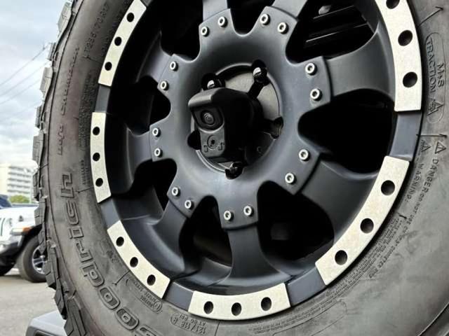 ジープ・ラングラーアンリミテッド スポーツ　４ＷＤ　ドライブレコーダー付　ＥＴＣ　純正サイドステップ　サイドカメラ　バックカメラ　フロントカメラ　衝突被害軽減システム　パーキングセンサー　Ａライト　オートクルーズコントロール　オートエアコン（17枚目）