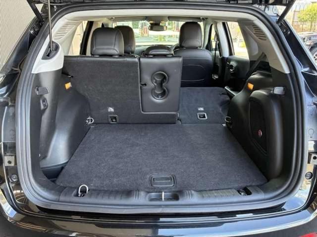 ジープ・コンパス リミテッド　４ＷＤ　パワステ　オートエアコン　盗難防止システム　ＥＴＣ搭載　スマキー　横滑り防止装置　４×４　ＡＷ　Ｐシート　禁煙　パーキングアシスト　本革　メモリーナビ　キーレス　記録簿　ヒーター　ルーフレール（15枚目）