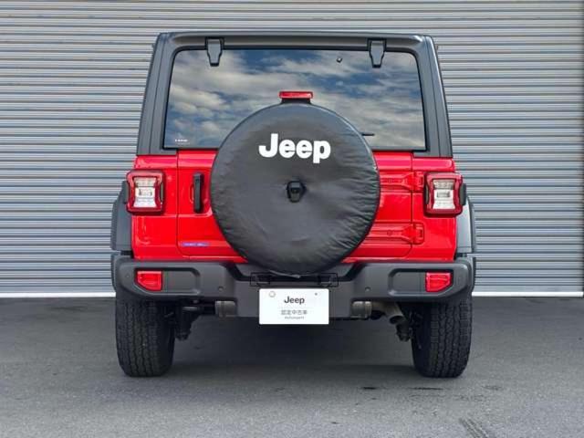 ジープ・ラングラーアンリミテッド スポーツ 4WD 認定中古車 4WD ETC 純正サイドステップ サイドカメラ バックカメラ フロントカメラ 衝突被害軽減システム パーキングセンサー Aライト オートクルーズコントロール オートエアコン(3枚目)