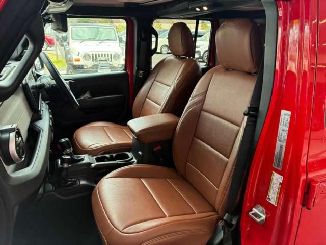 ジープ・ラングラーアンリミテッド スポーツ 4WD 認定中古車 4WD ETC 純正サイドステップ サイドカメラ バックカメラ フロントカメラ 衝突被害軽減システム パーキングセンサー Aライト オートクルーズコントロール オートエアコン(7枚目)