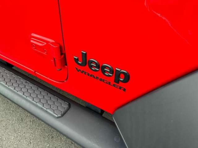 ジープ・ラングラーアンリミテッド スポーツ 4WD 認定中古車 4WD ETC 純正サイドステップ サイドカメラ バックカメラ フロントカメラ 衝突被害軽減システム パーキングセンサー Aライト オートクルーズコントロール オートエアコン(23枚目)