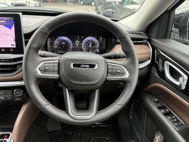 ジープ・コマンダー リミテッド リミテッド 登録済未使用車 4WD ACC ディーゼルターボ CarPlay AppleMusic LEDヘッドライト 純正ナビ10.1インチ 360度カメラ 3列レザーシート 7人乗り 認定中古車(10枚目)