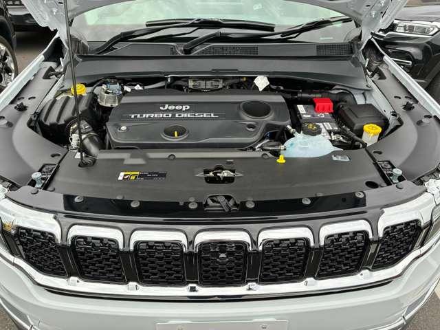 ジープ・コマンダー リミテッド リミテッド 登録済未使用車 4WD ACC ディーゼルターボ CarPlay AppleMusic LEDヘッドライト 純正ナビ10.1インチ 360度カメラ 3列レザーシート 7人乗り 認定中古車(12枚目)