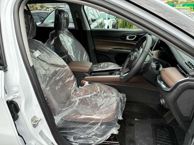 ジープ・コマンダー リミテッド リミテッド 登録済未使用車 4WD ACC ディーゼルターボ CarPlay AppleMusic LEDヘッドライト 純正ナビ10.1インチ 360度カメラ 3列レザーシート 7人乗り 認定中古車(13枚目)