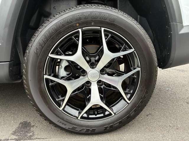 ジープ・コマンダー リミテッド リミテッド 登録済未使用車 4WD ACC ディーゼルターボ CarPlay AppleMusic LEDヘッドライト 純正ナビ10.1インチ 360度カメラ 3列レザーシート 7人乗り 認定中古車(18枚目)