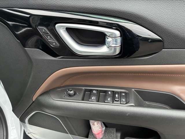 ジープ・コマンダー リミテッド リミテッド 登録済未使用車 4WD ACC ディーゼルターボ CarPlay AppleMusic LEDヘッドライト 純正ナビ10.1インチ 360度カメラ 3列レザーシート 7人乗り 認定中古車(23枚目)