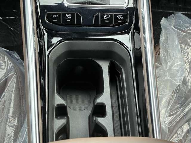 ジープ・コマンダー リミテッド リミテッド 登録済未使用車 4WD ACC ディーゼルターボ CarPlay AppleMusic LEDヘッドライト 純正ナビ10.1インチ 360度カメラ 3列レザーシート 7人乗り 認定中古車(27枚目)