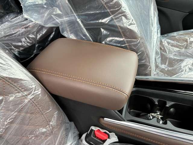 ジープ・コマンダー リミテッド リミテッド 登録済未使用車 4WD ACC ディーゼルターボ CarPlay AppleMusic LEDヘッドライト 純正ナビ10.1インチ 360度カメラ 3列レザーシート 7人乗り 認定中古車(28枚目)