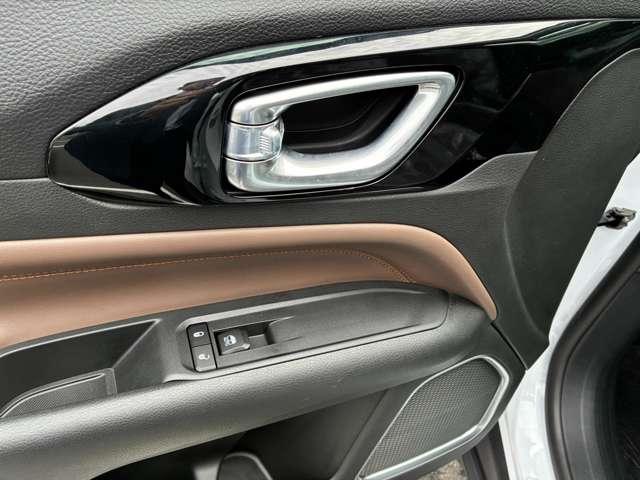 ジープ・コマンダー リミテッド リミテッド 登録済未使用車 4WD ACC ディーゼルターボ CarPlay AppleMusic LEDヘッドライト 純正ナビ10.1インチ 360度カメラ 3列レザーシート 7人乗り 認定中古車(32枚目)