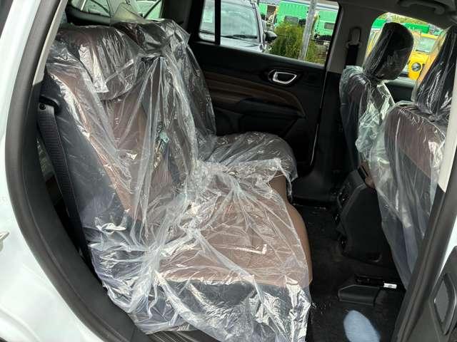 ジープ・コマンダー リミテッド リミテッド 登録済未使用車 4WD ACC ディーゼルターボ CarPlay AppleMusic LEDヘッドライト 純正ナビ10.1インチ 360度カメラ 3列レザーシート 7人乗り 認定中古車(33枚目)