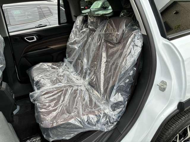 ジープ・コマンダー リミテッド リミテッド 登録済未使用車 4WD ACC ディーゼルターボ CarPlay AppleMusic LEDヘッドライト 純正ナビ10.1インチ 360度カメラ 3列レザーシート 7人乗り 認定中古車(34枚目)