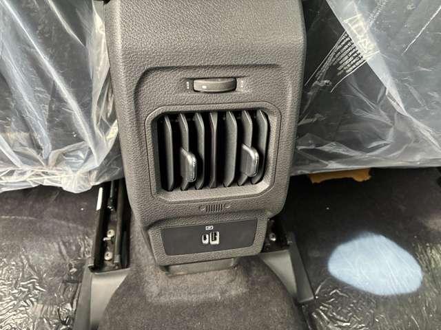 ジープ・コマンダー リミテッド リミテッド 登録済未使用車 4WD ACC ディーゼルターボ CarPlay AppleMusic LEDヘッドライト 純正ナビ10.1インチ 360度カメラ 3列レザーシート 7人乗り 認定中古車(37枚目)