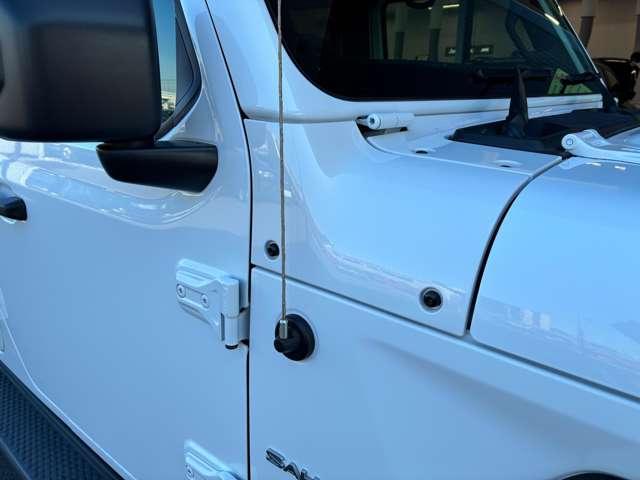 ジープ・ラングラーアンリミテッド サハラ 4WD 認定中古車 ワンオーナー 黒革シート 4WD 純正ナビテレビ付き ワンオーナー フロント・リア・サイドカメラ搭載 シートヒーター ステップ標準 アルパインスピーカー(31枚目)