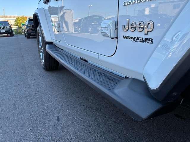 ジープ・ラングラーアンリミテッド サハラ 4WD 認定中古車 ワンオーナー 黒革シート 4WD 純正ナビテレビ付き ワンオーナー フロント・リア・サイドカメラ搭載 シートヒーター ステップ標準 アルパインスピーカー(32枚目)