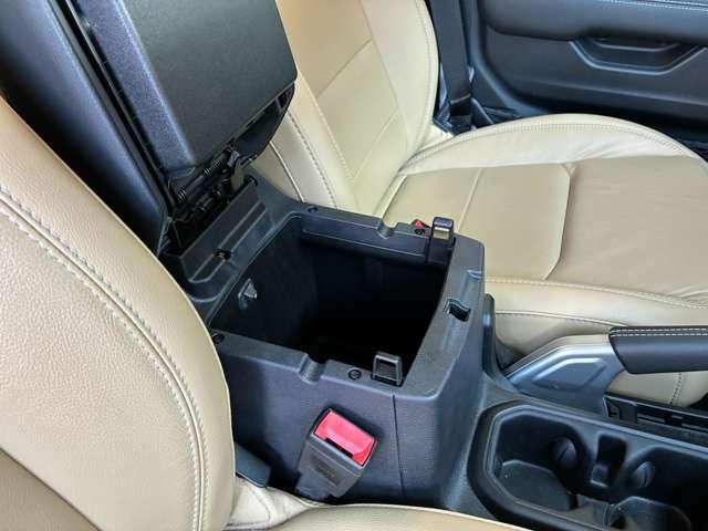 ジープ・ラングラーアンリミテッド サハラ 4WD 認定中古車 ワンオーナー 黒革シート 4WD 純正ナビテレビ付き ワンオーナー フロント・リア・サイドカメラ搭載 シートヒーター ステップ標準 アルパインスピーカー(42枚目)