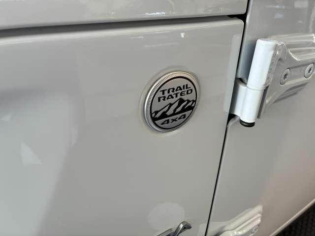 ジープ・ラングラーアンリミテッド サハラ 4WD 認定中古車 ワンオーナー 黒革シート 4WD 純正ナビテレビ付き ワンオーナー フロント・リア・サイドカメラ搭載 シートヒーター ステップ標準 アルパインスピーカー(48枚目)