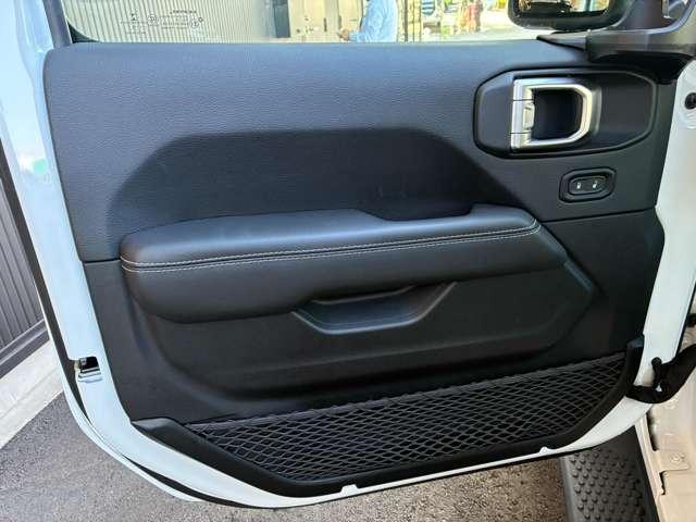 ジープ・ラングラーアンリミテッド サハラ 4WD 認定中古車 ワンオーナー 黒革シート 4WD 純正ナビテレビ付き ワンオーナー フロント・リア・サイドカメラ搭載 シートヒーター ステップ標準 アルパインスピーカー(49枚目)