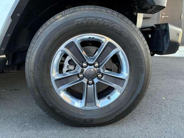 ジープ・ラングラーアンリミテッド サハラ 4WD 認定中古車 ワンオーナー 黒革シート 4WD 純正ナビテレビ付き ワンオーナー フロント・リア・サイドカメラ搭載 シートヒーター ステップ標準 アルパインスピーカー(56枚目)