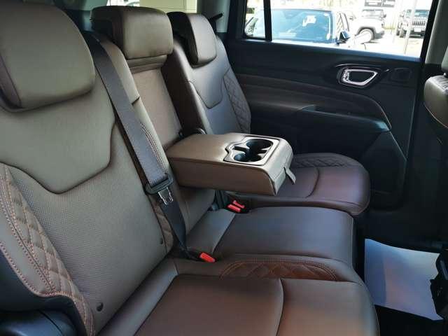 ジープ・コマンダー リミテッドテクノグリーン サンルーフ 限定100台 登録済未使用車 4WD ディーゼルターボ CarPlay AppleMusic LEDヘッドライト 純正ナビ10.1インチ ナビ 3列レザーシート 7人乗り 認定中古車(34枚目)