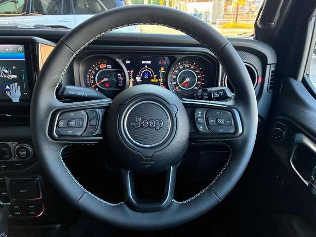 ジープ・ラングラーアンリミテッド ルビコン　登録済未使用車　黒革シート　４ＷＤ　純正ナビテレビ付き　ワンオーナー　フロント・リア・サイドカメラ搭載　シートヒーター　ステップ標準　アルパインスピーカー　認定中古車（15枚目）