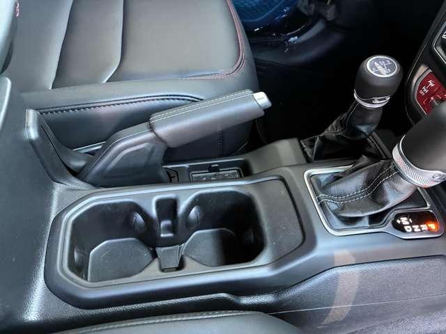 ジープ・ラングラーアンリミテッド ルビコン　登録済未使用車　黒革シート　４ＷＤ　純正ナビテレビ付き　ワンオーナー　フロント・リア・サイドカメラ搭載　シートヒーター　ステップ標準　アルパインスピーカー　認定中古車（40枚目）