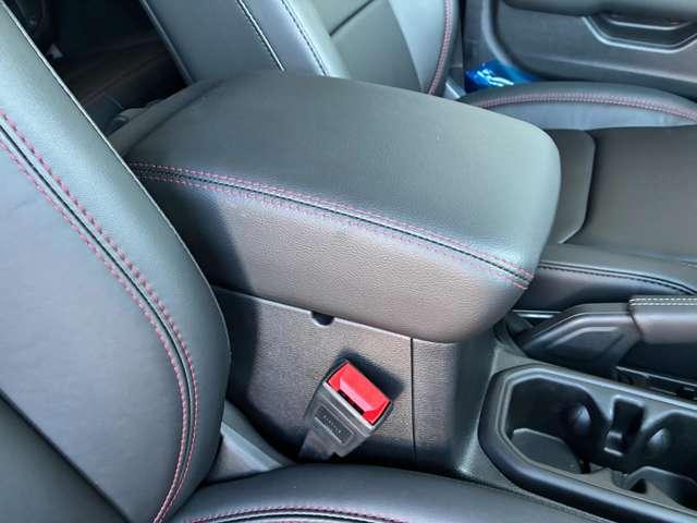 ジープ・ラングラーアンリミテッド ルビコン　登録済未使用車　黒革シート　４ＷＤ　純正ナビテレビ付き　ワンオーナー　フロント・リア・サイドカメラ搭載　シートヒーター　ステップ標準　アルパインスピーカー　認定中古車（41枚目）