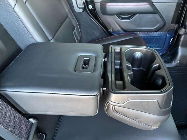 ジープ・ラングラーアンリミテッド ルビコン　登録済未使用車　黒革シート　４ＷＤ　純正ナビテレビ付き　ワンオーナー　フロント・リア・サイドカメラ搭載　シートヒーター　ステップ標準　アルパインスピーカー　認定中古車（47枚目）