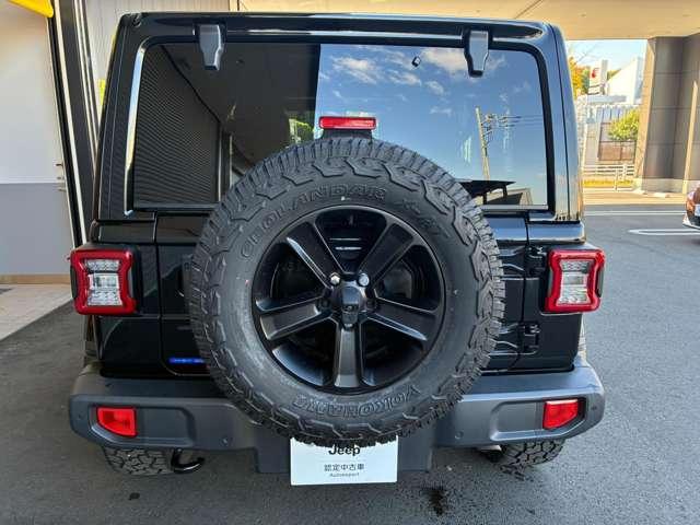 ジープ・ラングラーアンリミテッド サハラ　ワンオーナー　黒革シート　４ＷＤ　純正ナビテレビ付き　ワンオーナー　フロント・リア・サイドカメラ搭載　シートヒーター　ステップ標準　アルパインスピーカー　認定中古車（20枚目）