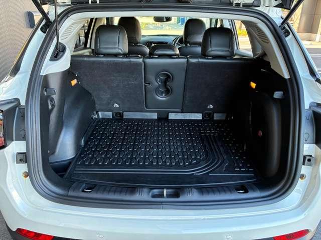 広々としたラゲッジスペース。ご趣味に合わせて大きな荷物や長いものも積むことが出来ます。